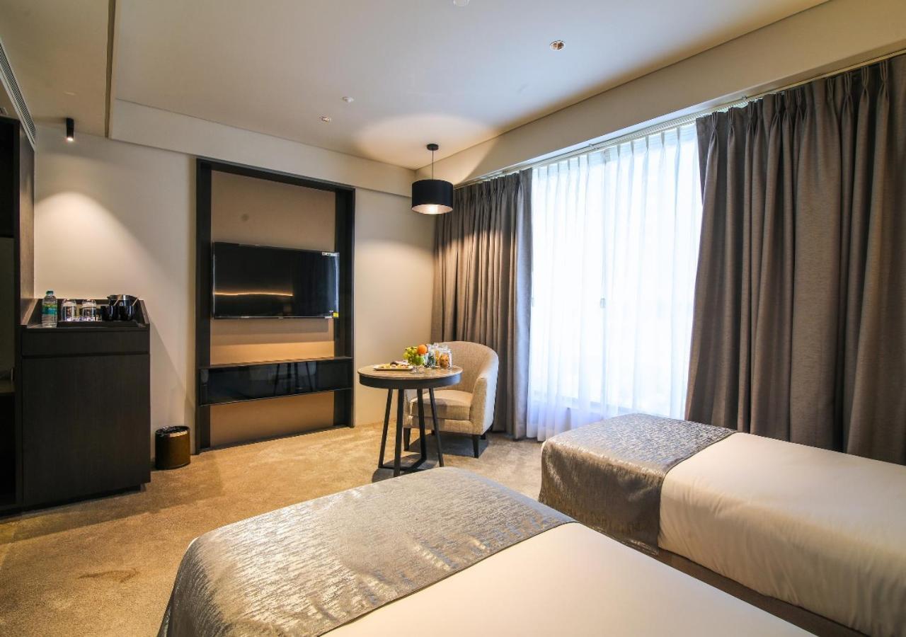 Essentia Premier Hotel Pune Wakad Pimpri-Chinchwad Bagian luar foto